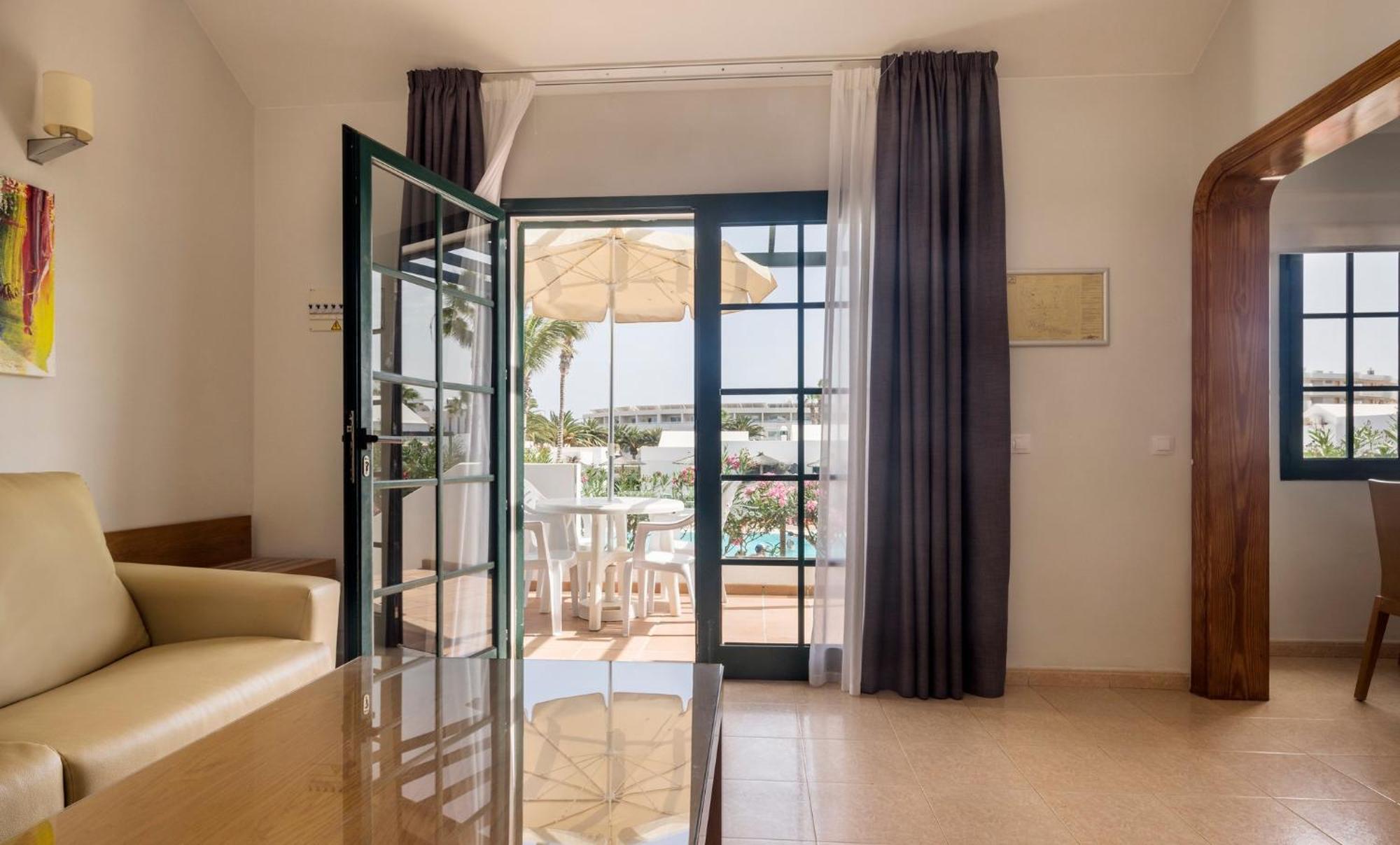 Aparthotel Ilunion Costa Sal Lanzarote Puerto del Carmen  Pokoj fotografie