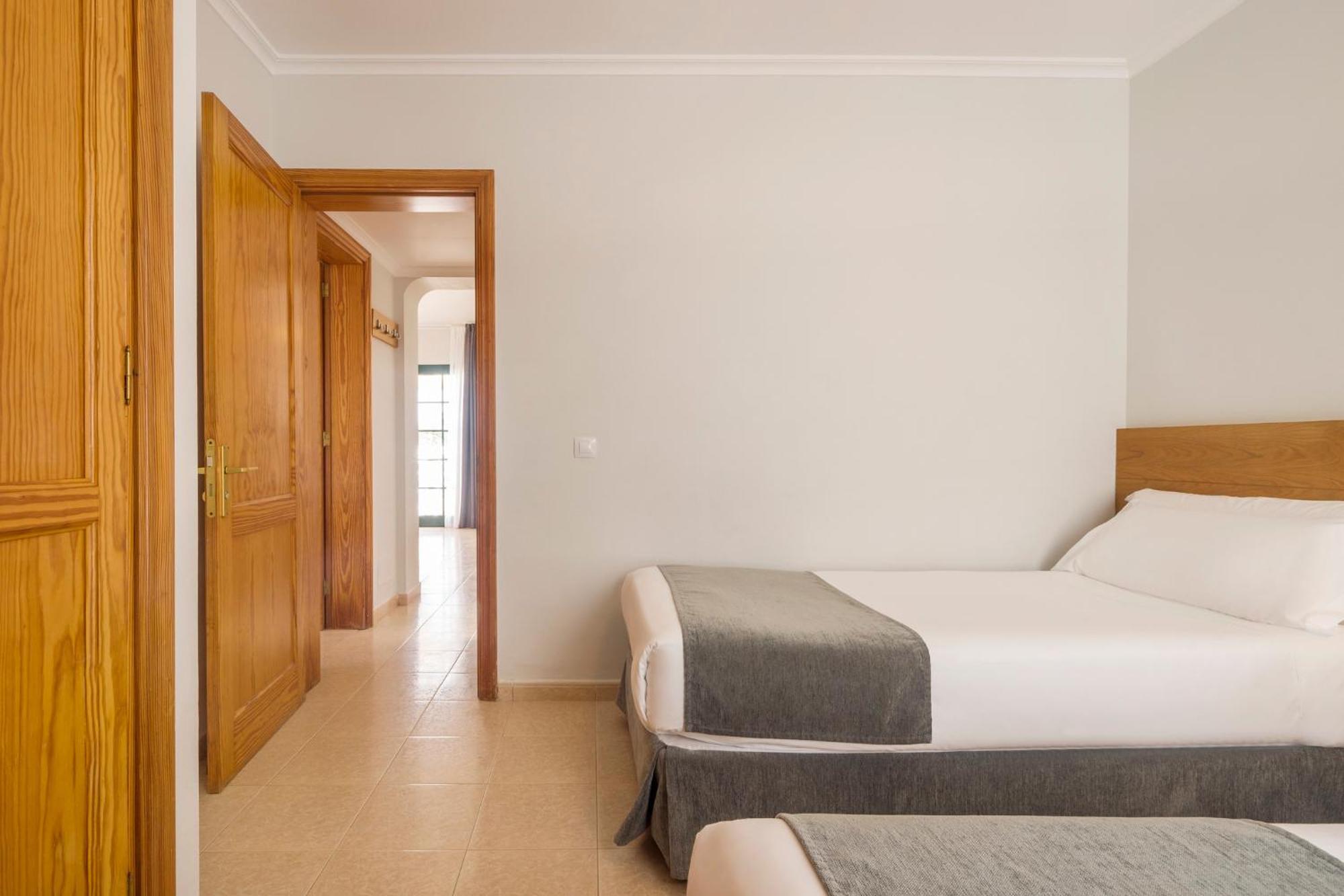 Aparthotel Ilunion Costa Sal Lanzarote Puerto del Carmen  Pokoj fotografie